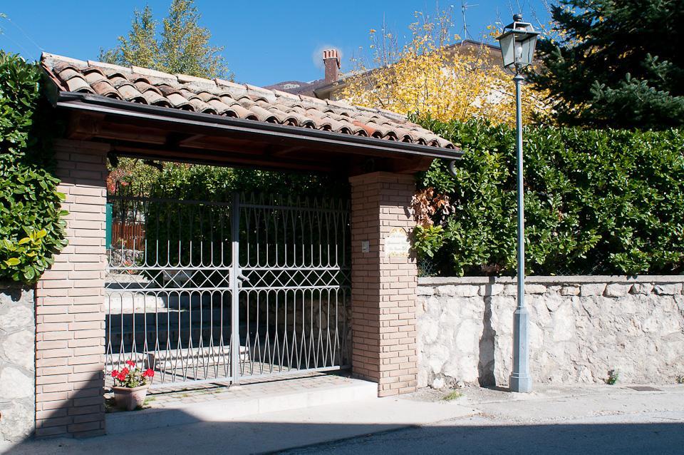 Appartamenti De Sanctis Вилета Бареа Екстериор снимка